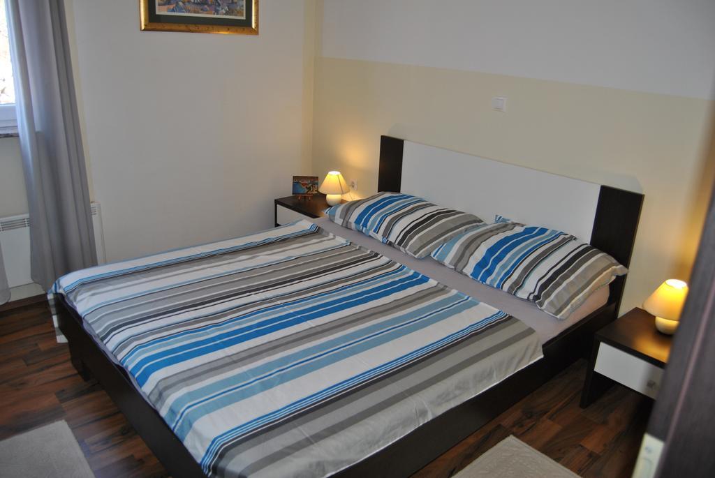 House With Swimming Pool Blue Diamond Apartment Povljana Exterior photo